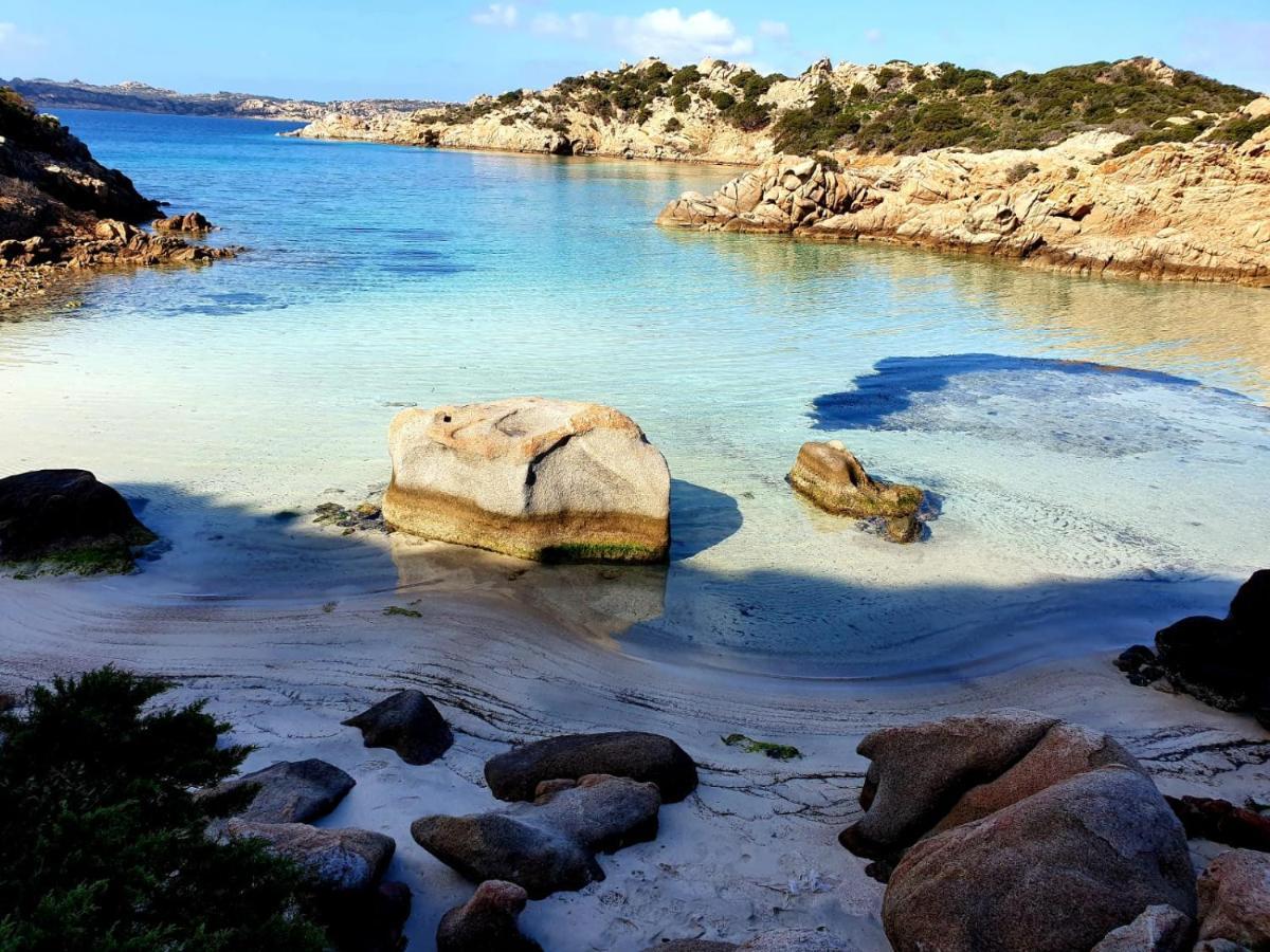 Appartamento Oltremare davanti spiaggia La Maddalena  Esterno foto